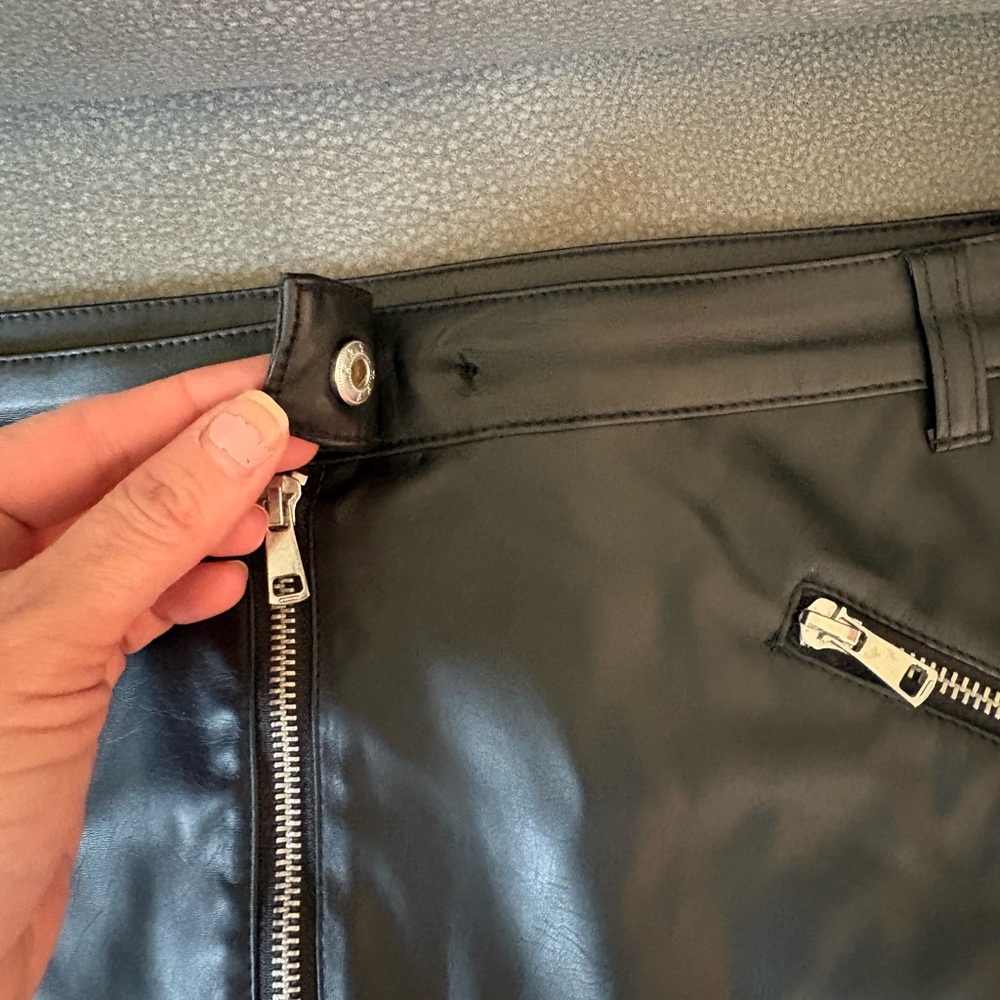 Black Mini Pencil Skirt for Night Out - Picture 2 of 5